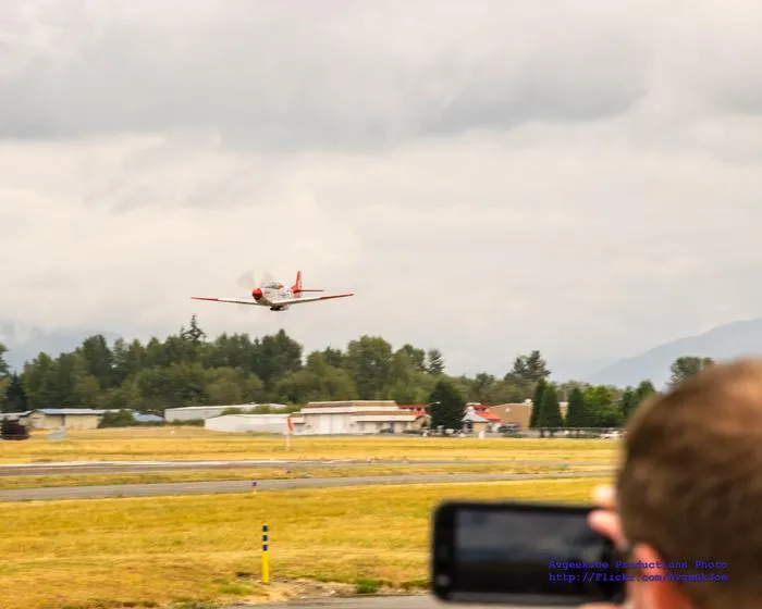 MoBluRF Enables Sharp 4D Reconstructions from Blurry Video with NeRF